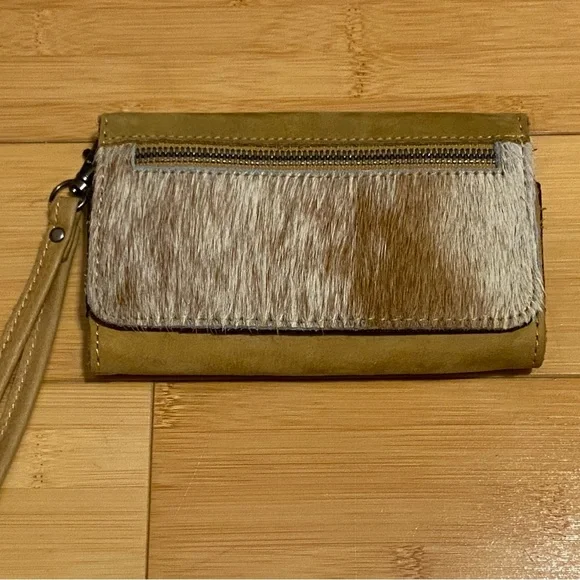 Genuine Leather Hair-on Cowhide Western Boho Style Wallet Wristlet - Picture 2 of 5